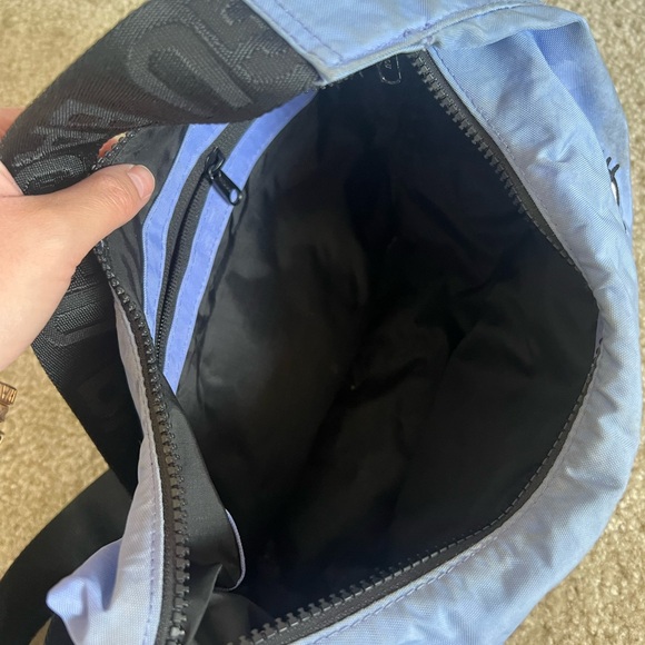 Hello Kitty Blue baggu Shoulder Bag - Picture 5 of 6